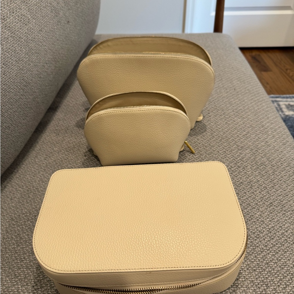 Cuyana bundle of cosmetic cases